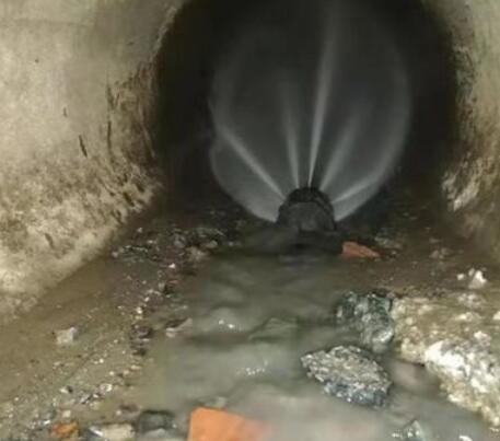 东阁镇市政管道清淤