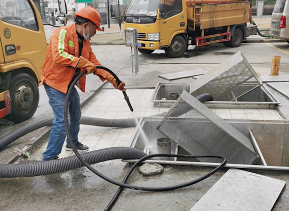 东阁镇隔油池清理